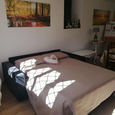 La Casa Del Borgo-Intero Appartamento Latina Extérieur photo
