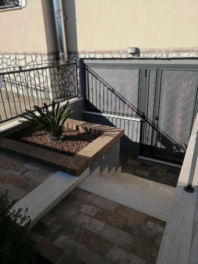 La Casa Del Borgo-Intero Appartamento Latina Extérieur photo